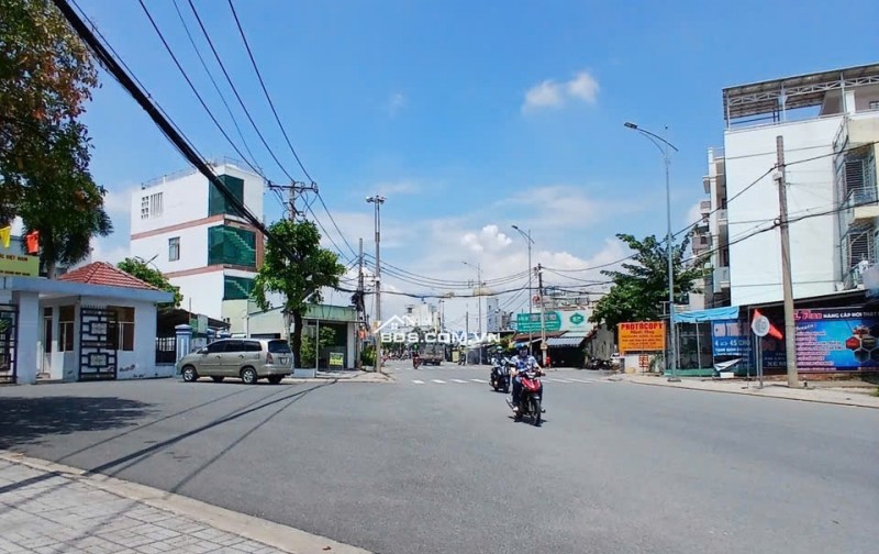 Bán Nhà: Hot!! Nhà Mặt Tiền Huỳnh Thị Hai 72 m2, chỉ 6,3  tỷ, Sát bên UBND Phường, KDC Sầm Uất